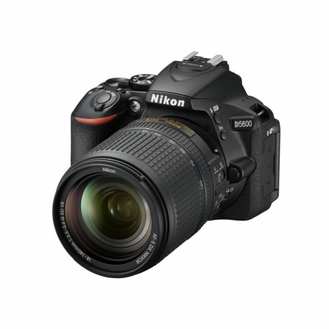 Digitalni foto aparati - Nikon DSLR D5600 + AF-S DX NIKKOR 18-140 f/3.5-5.6G ED VR - Avalon ltd
